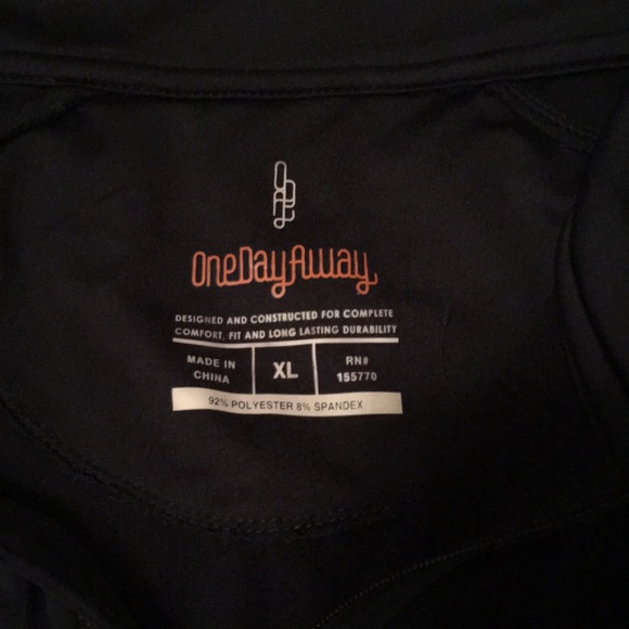 25% ALL.NWT One Day Away Men’s Navy Blue 1/4 Zip Pullover XL. Polyester & - Picture 2 of 6